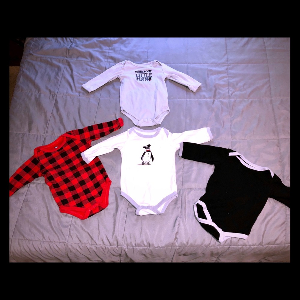 HB set of 4 onesies 🐧🎩
